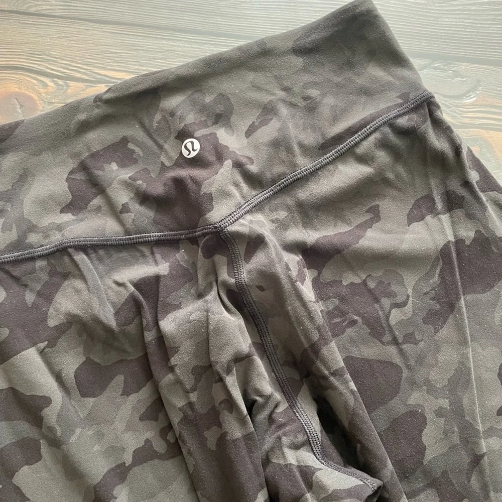 Lululemon Incognito Camo Multi Grey Jogger Crop